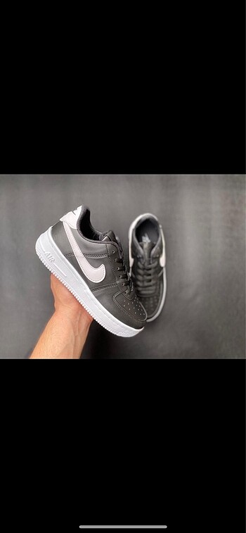 Nike Nike Air 37-38-39-40-41 numaralar vardır..