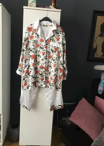 Çiçek Desenli Uzun Kollu Midi Pijama Takımı