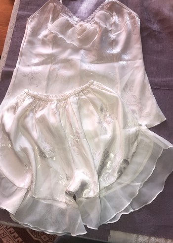 Beyaz Vintage Dantel Detaylı Kadın Pijama Takımı