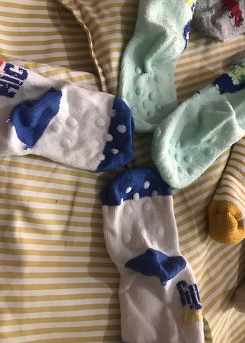16 Beden Renkli Nakışlı Erkek Çorapları