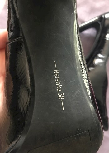 38 Beden Parlak Yılan Desenli Tokalı Stiletto