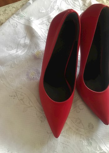 Bershka Kırmızı Stiletto Topuklu Kadın Ayakkabısı