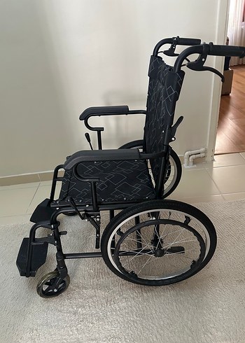 Diğer Beden siyah Renk Siyah Katlanabilir Tekerlekli Sandalye