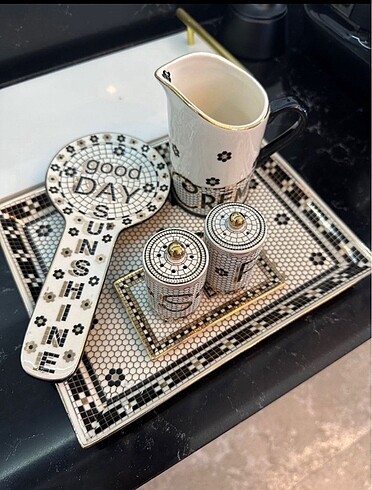 Anthropologie Kremalık tuzluk spoon rest