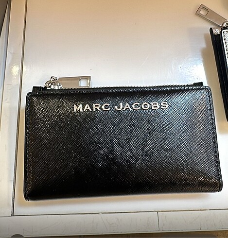 Marc jacobs cüzdan kartlık bi kaç kez kullanılmıştır