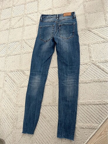 32 Beden Stradivarius jean