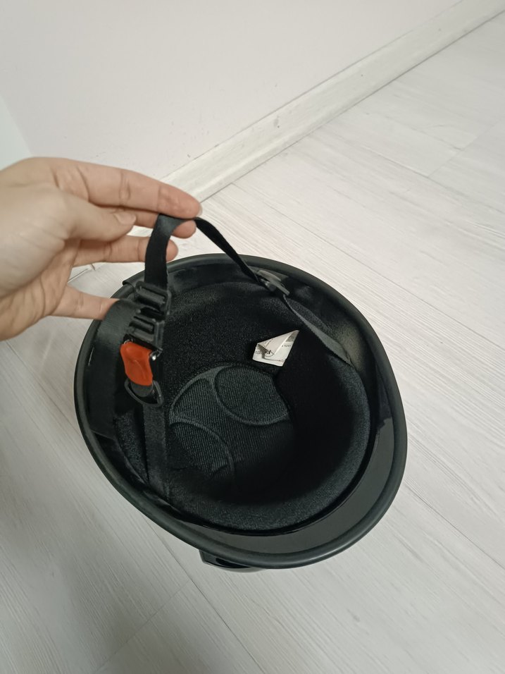 Parlak Siyah Cam Motosiklet Kaskı - Görsel 2