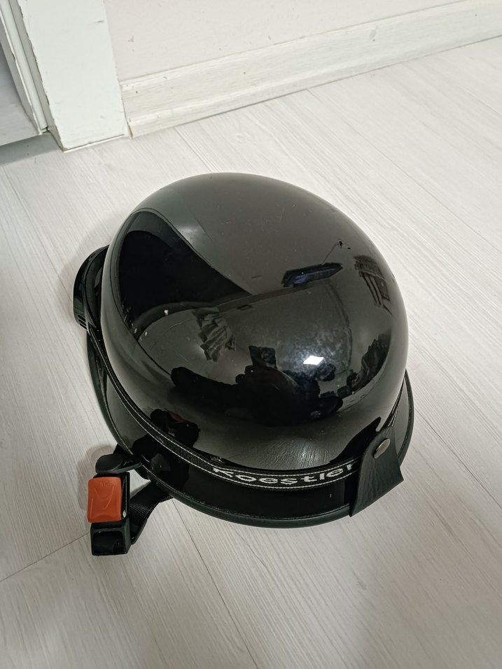 Parlak Siyah Cam Motosiklet Kaskı - Görsel 4