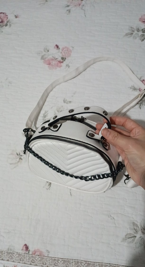 Zincir Detaylı Beyaz Kadın Omuz Çantası - Görsel 2