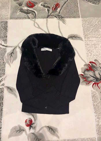 Bershka Siklik Ve Rahatlik Siyah Triko Hirka