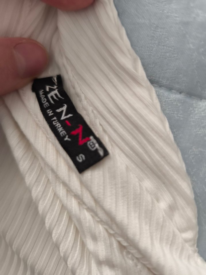 Fermuarlı V Yaka Beyaz Kadın Atlet - Görsel 2