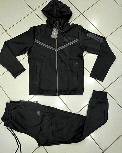 NİKE TECH FLEECE EŞOFMAN TAKIMI