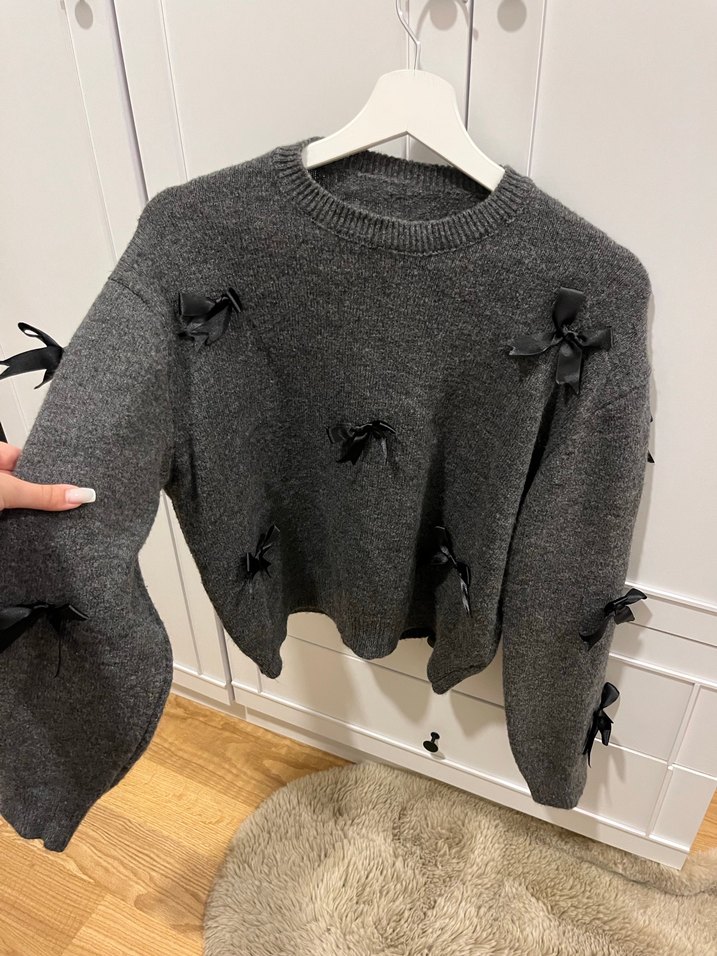 Fiyonklu Gri Örgü Kazak Siyah - Görsel 4