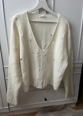 V Yaka Beyaz Triko Oversize Kazak - Görsel 4