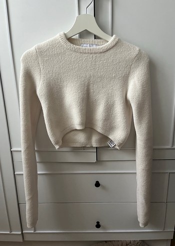 Bershka Crop Beyaz Yün Kazak - Görsel 2