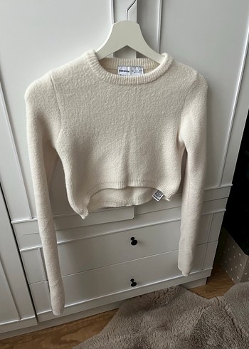 Bershka Crop Beyaz Yün Kazak - Görsel 4