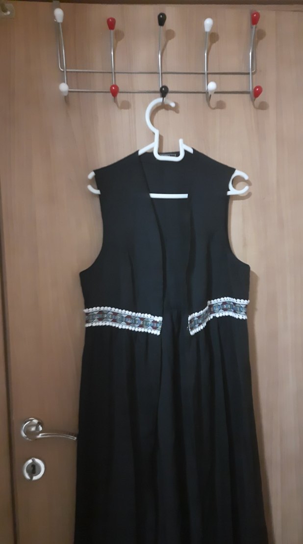 Siyah Uzun Drapeli Kolsuz Kadın yelek - Görsel 2