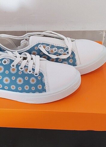38 Beden mavi Renk Converse 