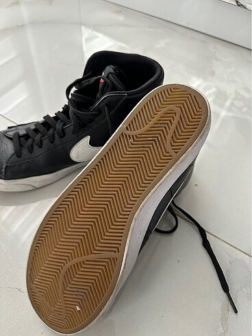 38 Beden siyah Renk Nike 37,5 orijinal