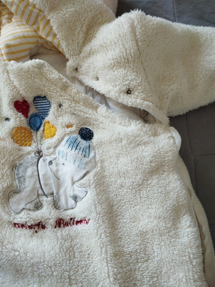 Beyaz Kapüşonlu Erkek Bebek Tulumu - Görsel 5