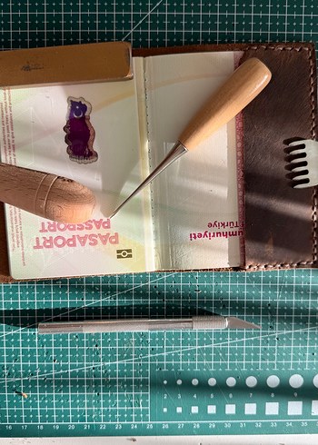 El Yapımı hakiki deri pasaport kılıfı - Görsel 3