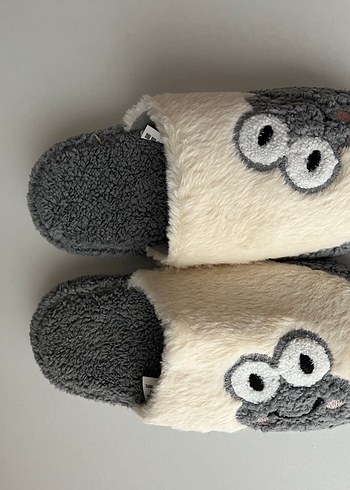 39 Beden Gri Kadın Ev Terliği Peluş Detaylı