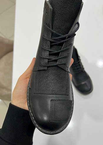 Siyah Deri Bağcıklı Kadın Bot - Görsel 5