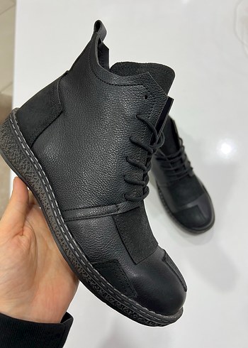 Siyah Deri Bağcıklı Kadın Bot - Görsel 4