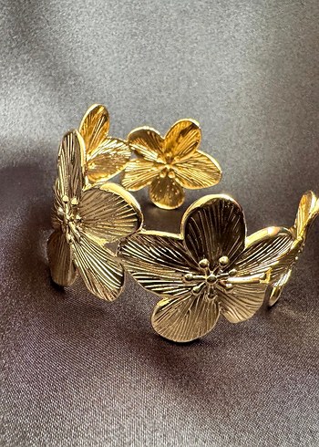 Pandora Metalik Flora Ayarlanabilir Bilezik