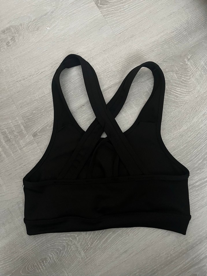 Siyah Spor Sütyeni Çapraz Askılı - Görsel 2