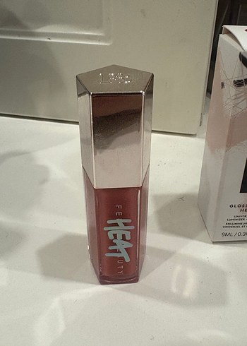 Fenty Beauty lip gloss - Görsel 3