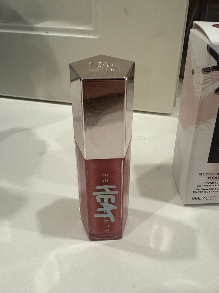 Fenty Beauty lip gloss - Görsel 3