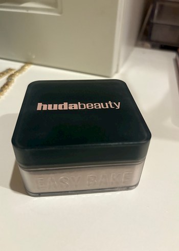 Huda beauty pudra - Görsel 4