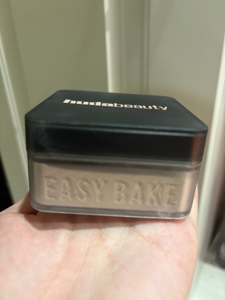 Huda beauty pudra - Görsel 2