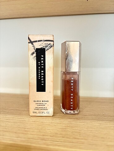 Beden Renk Fenty hot chocolit gloss