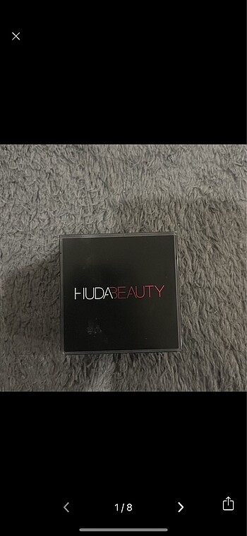 Huda beauty pudra