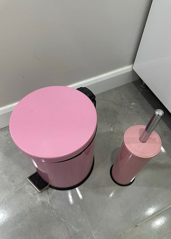 Diğer Pembe Pedallı Çöp Kutusu ve Tuvalet Fırçası Seti