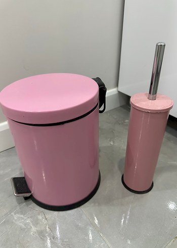 Pembe Pedallı Çöp Kutusu ve Tuvalet Fırçası Seti