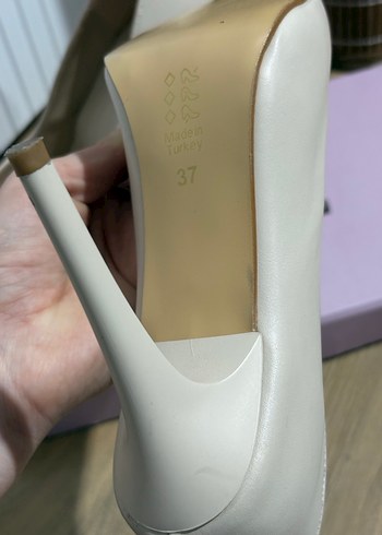 Bej Stiletto Topuk Kadın Ofis Ayakkabısı - Görsel 3