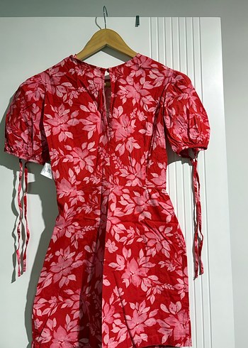 Kısa Kollu Kırmızı Desenli Mini Elbise - Görsel 5