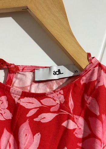 Kısa Kollu Kırmızı Desenli Mini Elbise - Görsel 4