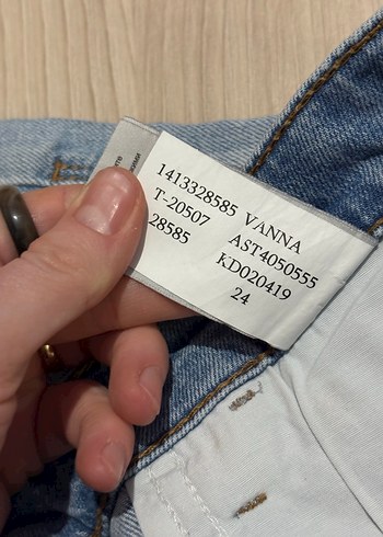 Kadın Kısa Mavi Denim Şort - Görsel 3