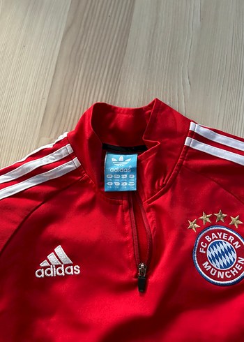 Erkek Kırmızı Adidas FC Bayern Sweatshirt - Görsel 3