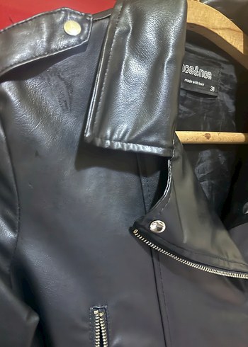 Kemer Detaylı Siyah Deri Biker Ceket - Görsel 2