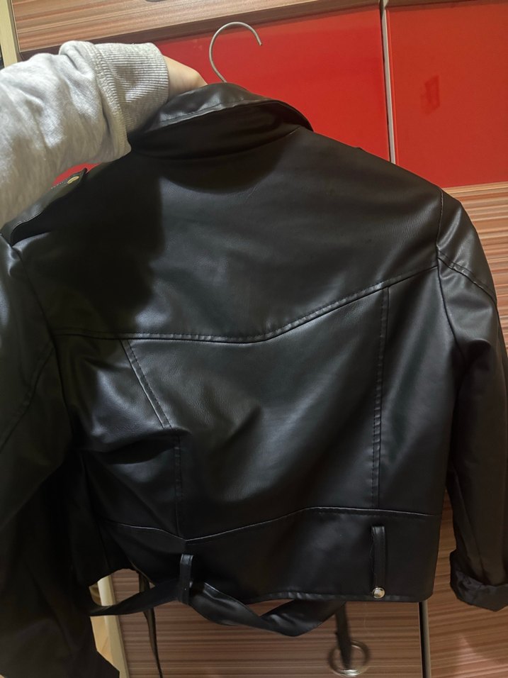 Kemer Detaylı Siyah Deri Biker Ceket - Görsel 5