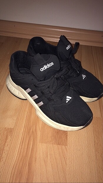 Adidas rahat spor ayakkabı