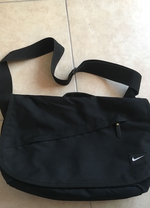 Nike Postacı Çanta