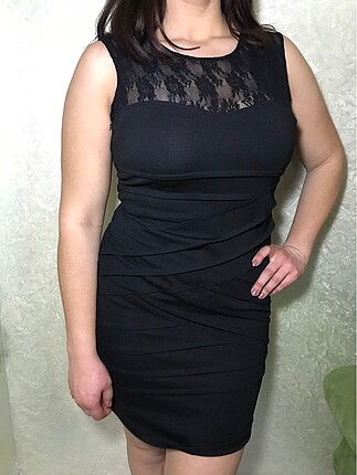 Dantel detaylı gece elbisesi