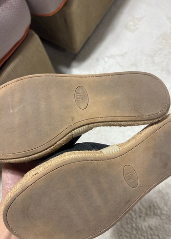 Siyah Fiyonklu Dolgu Topuk Kadın Terlik - Görsel 3