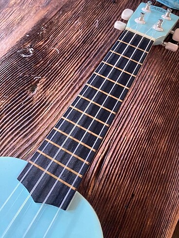  Beden carlos ukelele
